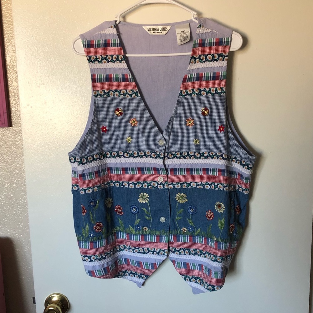 4/$30 🌈 Adorable vintage cottage core vest!